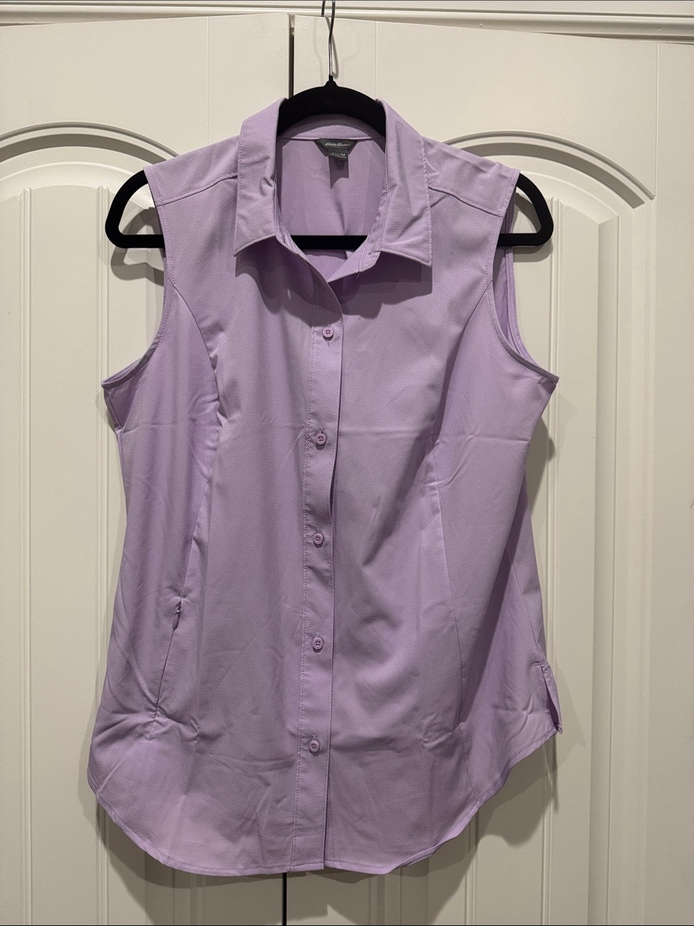 Eddie Bauer Sleeveless Button-Down Shirt in Light Lavender